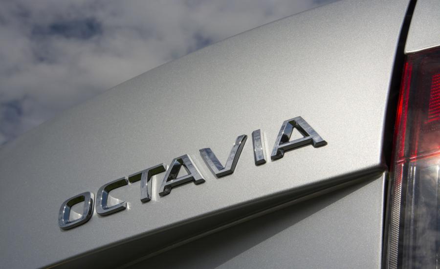 Логотип Skoda Octavia 2017 года  (UK) (фото 3 из 16)